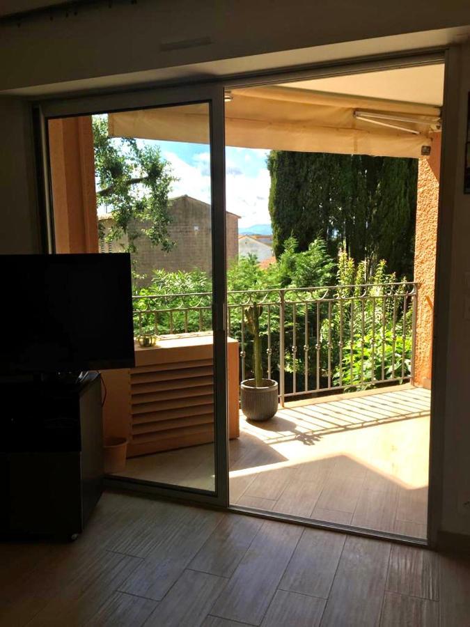 Belle résidence au centre de Saint Tropez avec piscine et garage Esterno foto