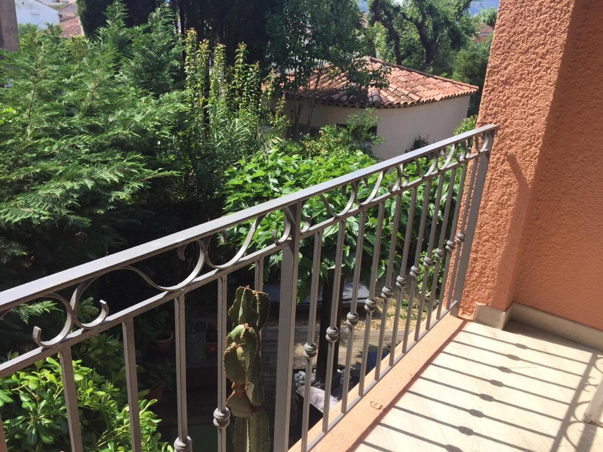 Belle résidence au centre de Saint Tropez avec piscine et garage Esterno foto